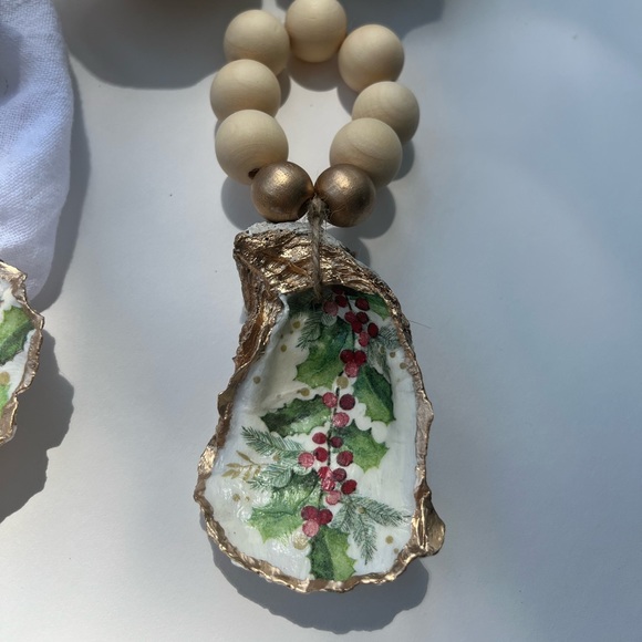 Set of 6 Decoupaged Oyster Shell Napkin Rings, Holly - Picture 9 of 12